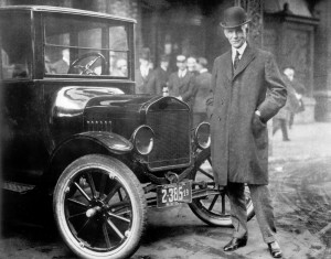 4.Henry-Ford-next-to-Model-T-1921-From-the-Collections-of-The-Henry-Ford