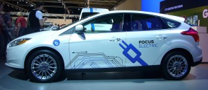 76.Ford_Focus_Electric_(side)