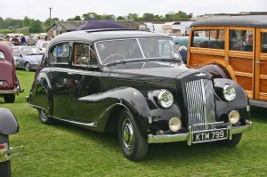 1280px-Austin_A135_Princess_MkII_DS3_front