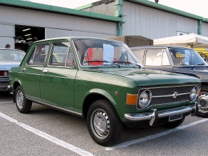 Fiat_128-Sedan-4dr_(1969)_Front-view