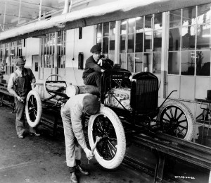 1924 г. - Ford фабрика Highland Park -10- милионният модел Т.