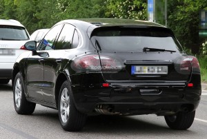 2014-porsche-macan-spyshots