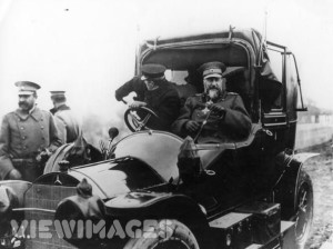 Фердинанд в една от своите коли