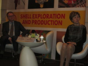 Камелия Славейкова, изп. директор на Shell България и Ян Декнател, гл. директор Проучвателни дейности в Западно Черноморие в Shell 