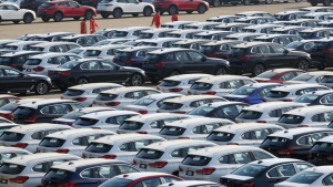 Новопроизведените автомобили се виждат на пристанище в Далиан, провинция Ляонин, Китай 10 април 2020 г. China Daily 