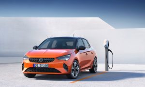 Stellantis произвежда електромобили, включително Opel / Vauxhall Corsa-e