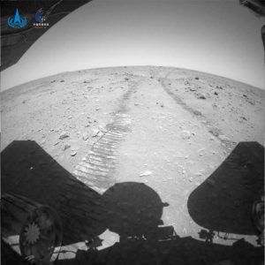 china-releases-video-footage-and-audio-of-its-zhurong-rover-on-mars_3