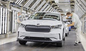 Skoda изгражда изцяло електрически SUV Enyaq в завода си в Млада Болеслав. Кросоувърът споделя своята MEB платформа с VW ID3 и VW ID4.