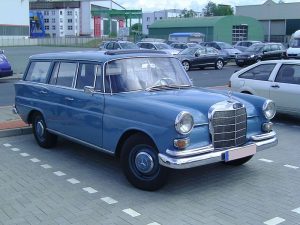 800px-Mercedes-Benz_W_110_Kombi