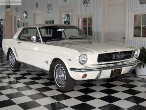 6.Ford Mustang е замислен като младежки спортен автомобил – най-първият вариант