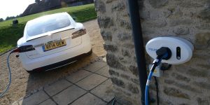 Зарядни устройства при дома за EV в Англия
