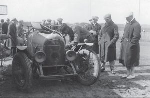 this-37-million-bentley-is-the-first-car-entered-in-the-first-le-mans-24-hours-race_13 (1)