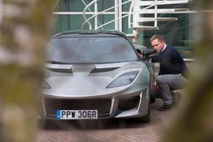 150401-daniel-craig-look-a-like-lotus-evora-april-1-2