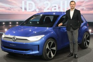 Thomas Schäfer, CEO Volkswagen Brand, and the new showcar ID. 2all.