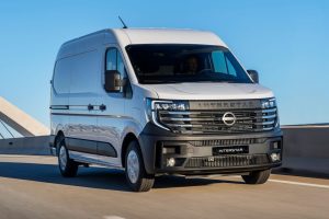 nissan-interstar-e-e-transporter-electric-transporter-2024-001-min-1400x933