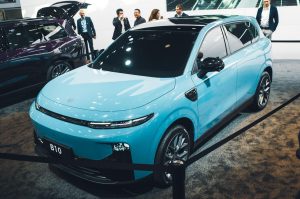 leapmotor-b10-paris-motor-show-2024-front-quarter_1