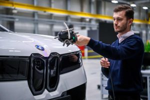 bmw-plant-debrecen-quality-check-00