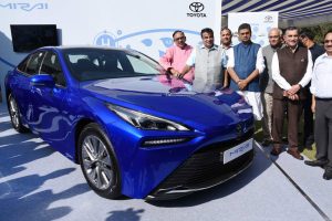Правителството на Индия с второ поколение на Toyota Mirai