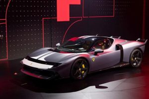 Ferrari 849 Testarossa Coupe е показано в сиво на представянето на модела в Милано, Италия, 9 септември 2025 г. REUTERS ТОВА ИЗОБРАЖЕНИЕ Е ПРЕДОСТАВЕНО ОТ ТРЕТА СТРАНА. БЕЗ ПРЕПРОДАЖБИ. БЕЗ АРХИВИ.
