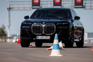 bmw-protection-vehicles-training-00-1536x1024
