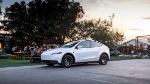 tesla-launches-model-y-standard-in-europe-with-unique-sales-strategy_19