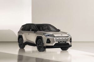 toyota-outpaces-industry-average-on-the-old-continent-nails-a-first-half-sales-record-254424_1