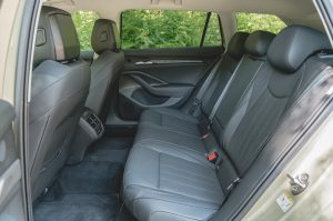 13-skoda-superb-2024-back-seats