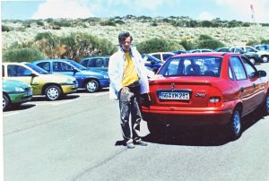 С тестовия автомобил на паркинга пред комплекса от обесерватории..