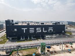 Шанхайската гигафабрика на Tesla е много по-натоварена този ноември, отколкото миналата година.