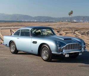 джеймс бонд астон