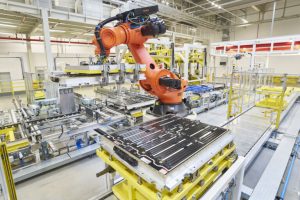 Завършена батерия, горният капак съдържа охлаждащи канали