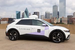 робо hyundai-ioniq-5-robotaxi-avride-uber-dallas-texas-1400x934