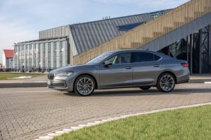 11 Superb_iv_sedan-12_new_ba423a53-768x512