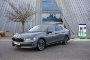 55Superb_iv_sedan-4_new_a7389629-768x512