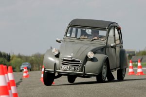 Rueckblick-auf-den-Citro-n-2-CV-1948-1990-1152x768-5de6692ce6195523