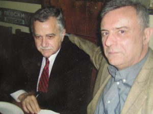С инж. Стефан Хаджиниколов, когато беше председател на СВАБ. Стефан ме уважи на официалното представяне на една от книгите ми в Клуб "Бедрок"..