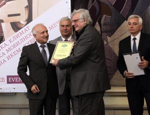 Едно от поощренията за това, което съм направил и правя - наградата на клъстера за електромобилност на сайта ми...