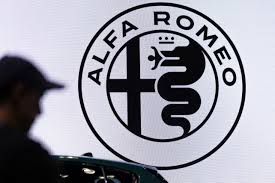 Лого на Alfa Romeo е показано по време на Международното автомобилно изложение в Ню Йорк, САЩ, 1 април 2026 г. REUTERS