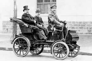 Ранна кола на Арман Пежо 1900