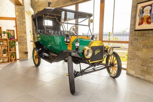 Ford Model T е автомобил, произвеждан от Ford Motor Company от 1 октомври 1908 г. до 26 май 1927 г. 