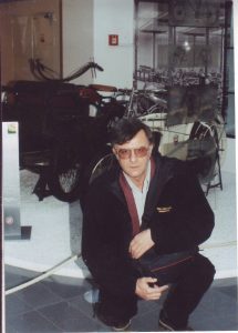 2001. Музеят на Skoda в Млада Болеслав. Три пъти е карал от Прага до там шкооди. Два пъти гост на Годишната конференция на Volkswagen Group. Разговарял лично с Фердинанд Пиеха, председател приживе на Надзорния съвет на Групата - във Фюджи, Италия. 